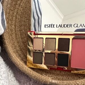 Estee Lauder Glam Eyeshadow Palette in Light to Deep Brown. Rich Pink Blush.